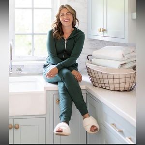 Smash and Tess x Jillian Harris “The Jilly Jogger”